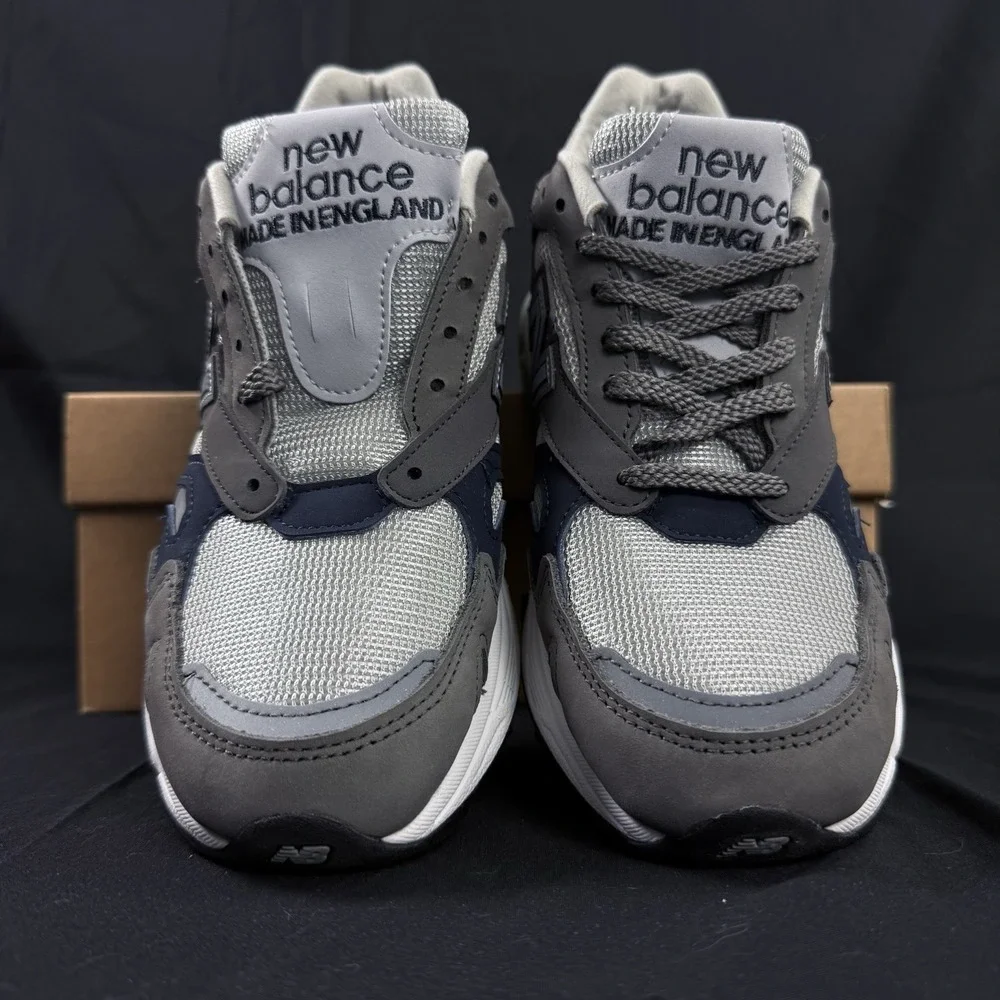 New Balance 920 Men's Size 6 Made in England Grey Navy Blue M920GNS Sneakers